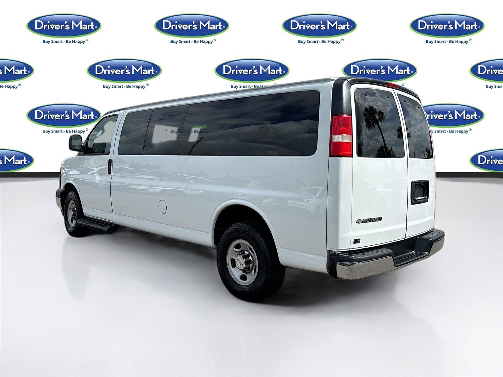 Used 2020 Chevrolet Express 3500 LT w/ LT Preferred Equipment Group image 5