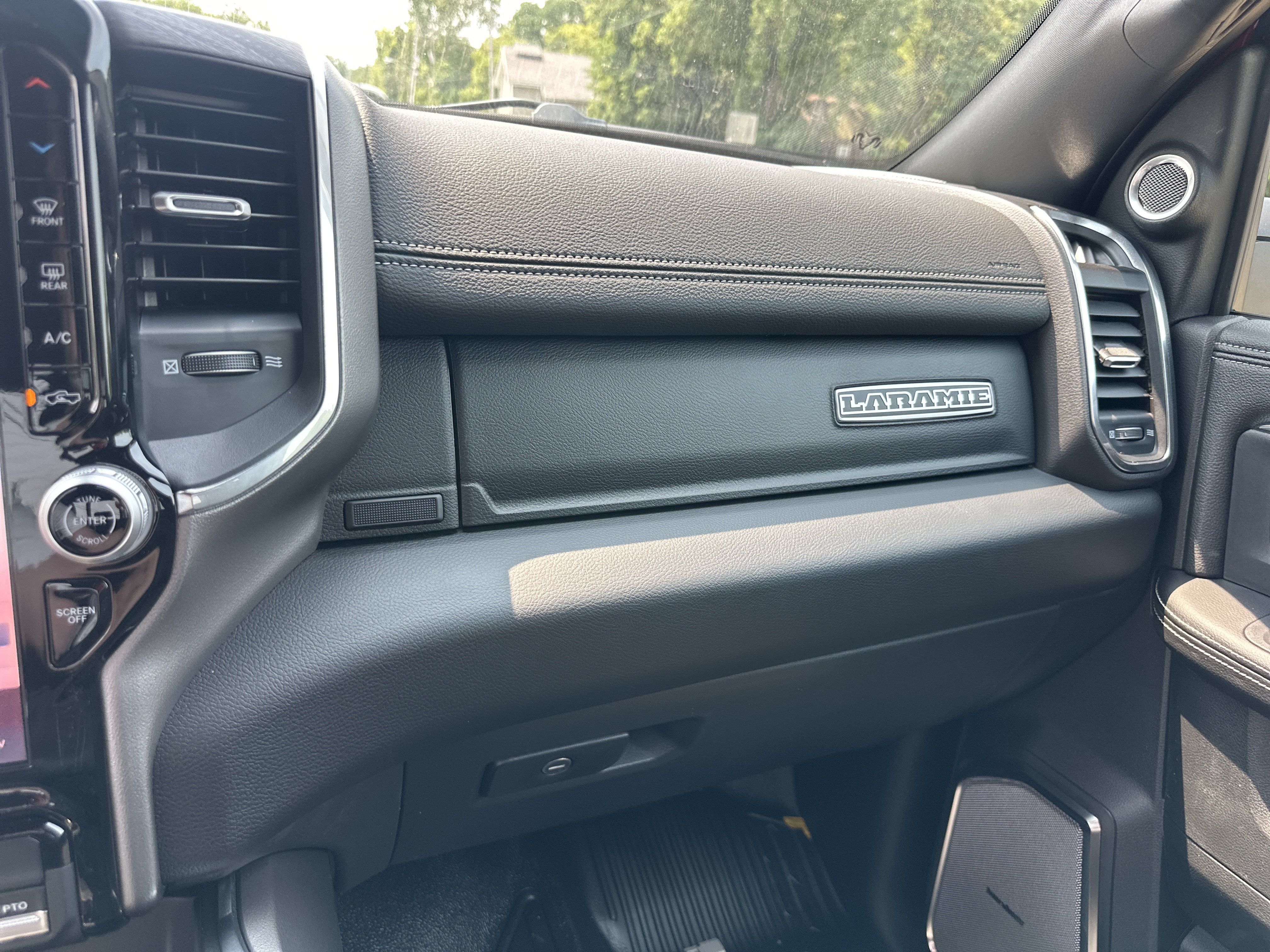 New 2026 RAM 5500 4x4 Crew Cab w/ Laramie Trim Package image 4