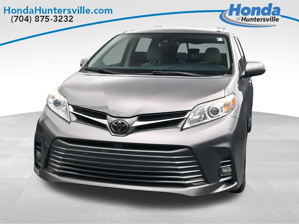 Used 2018 Toyota Sienna XLE w/ XLE Navigation Package FWD image 7