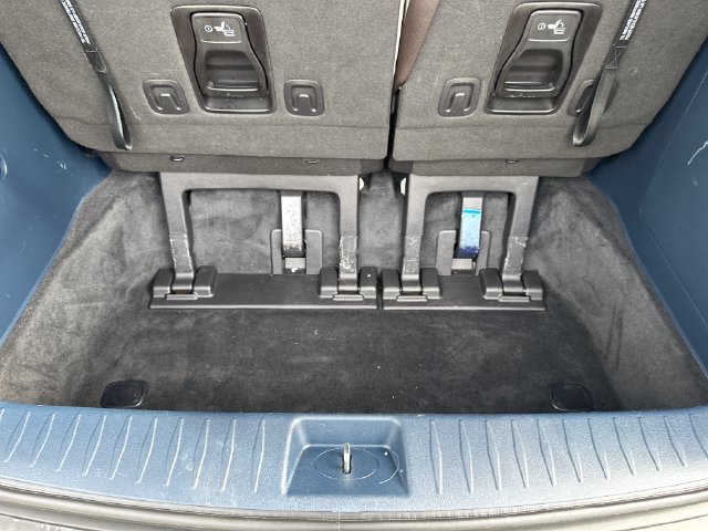 Used 2025 Kia Carnival EX FWD image 20