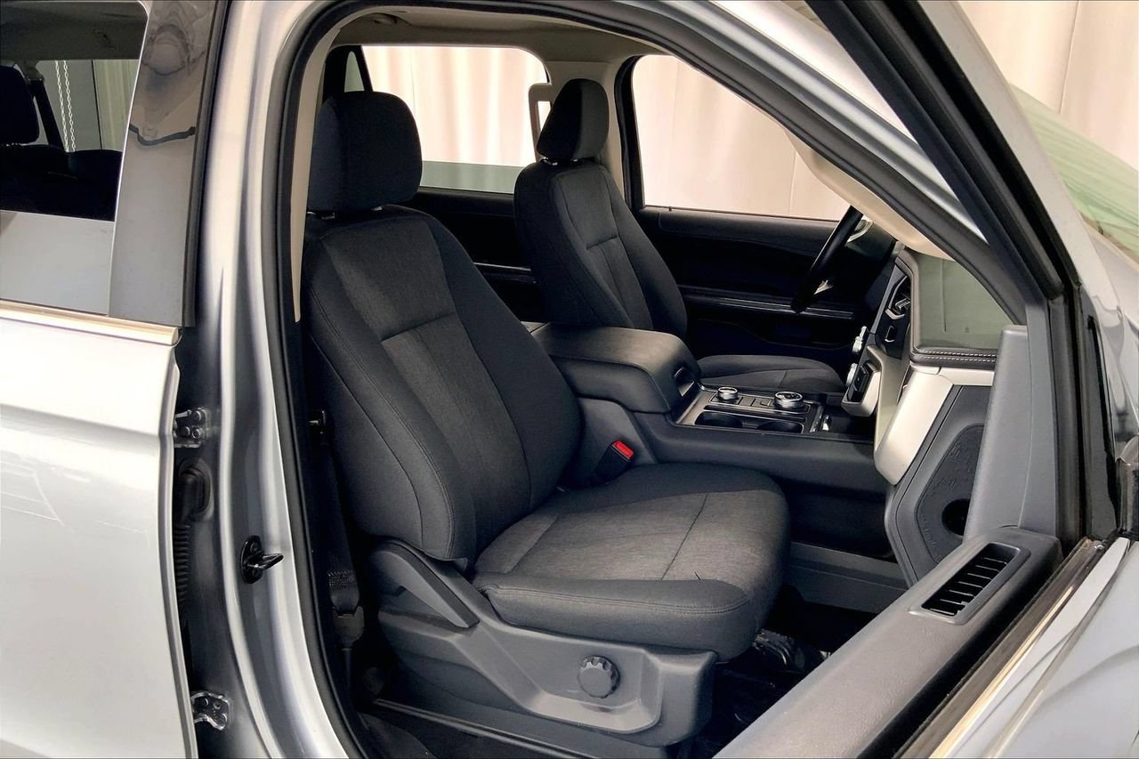 Used 2024 Ford Expedition Max XLT AWD/4WD image 6