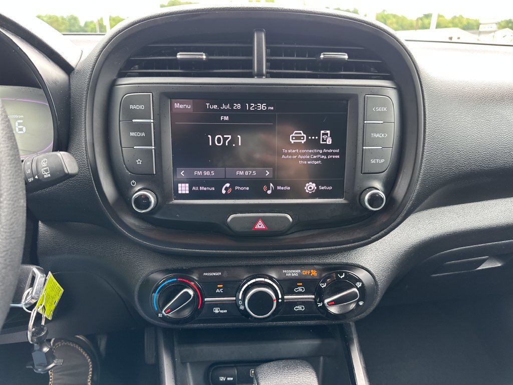 Used 2024 Kia Soul LX w/ Option Group 015 FWD image 23