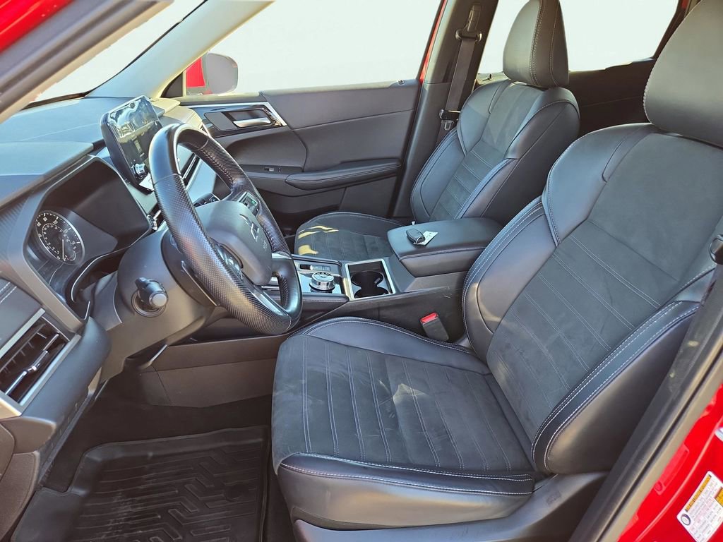 Used 2024 Mitsubishi Outlander SE Black Edition image 19