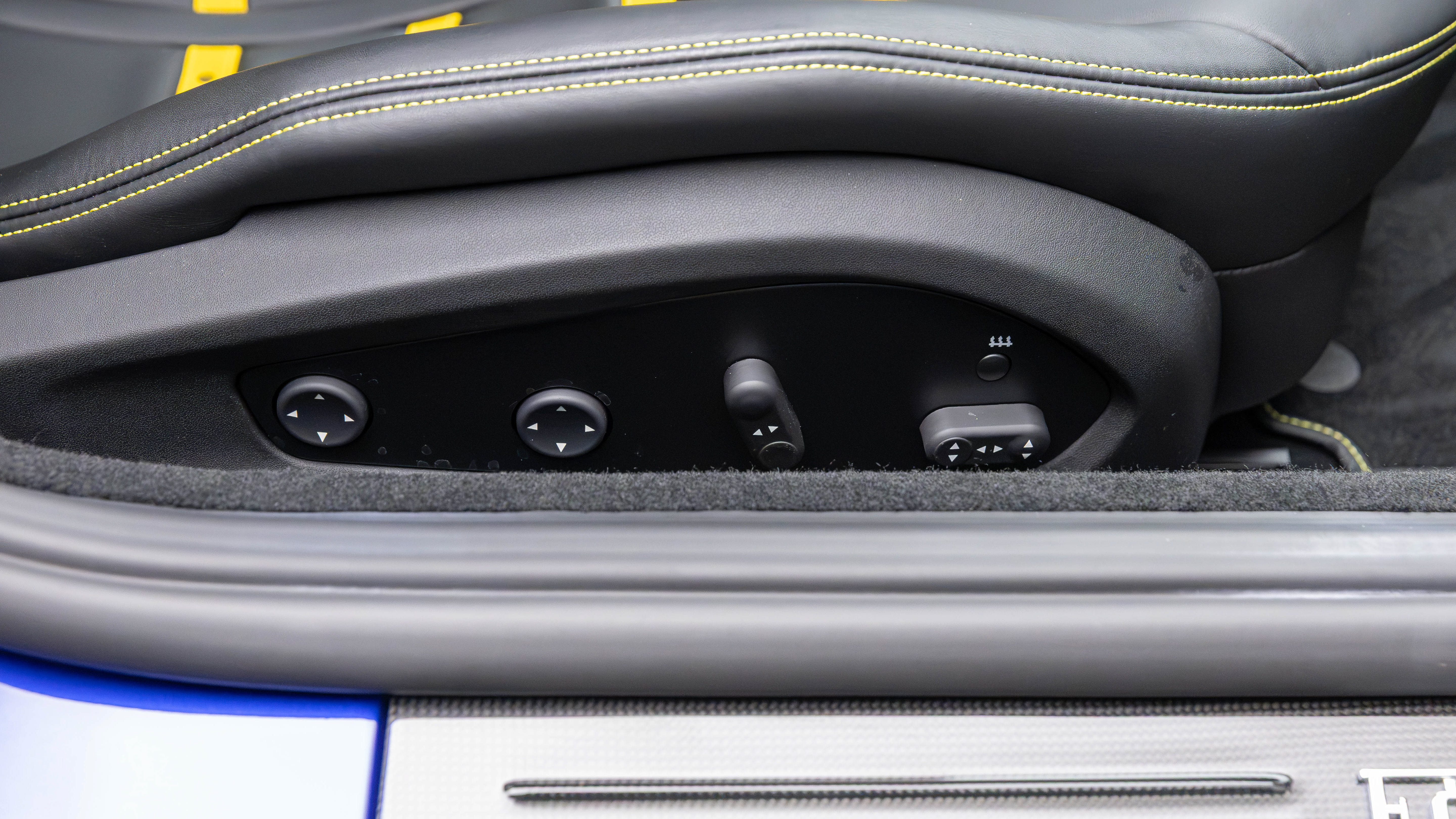 Used 2020 Ferrari 812 Superfast RWD image 45