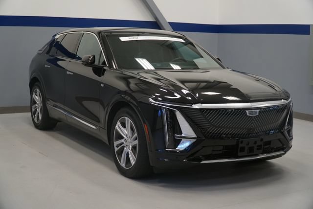 Certified 2024 Cadillac Lyriq Tech w/ Driver Assist Package AWD/4WD image 9