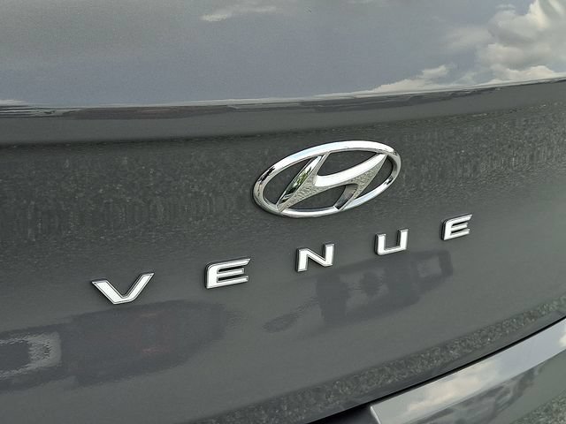 Used 2022 Hyundai Venue SEL FWD image 29
