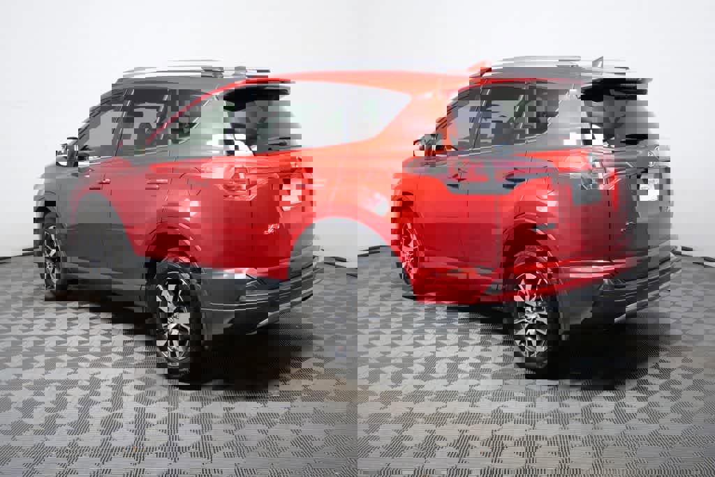 Used 2017 Toyota RAV4 XLE image 7