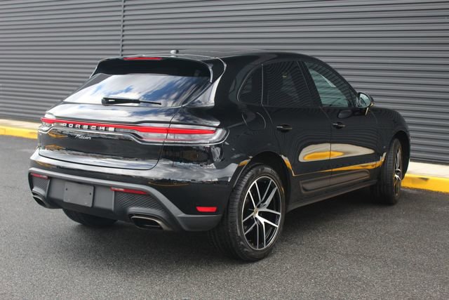 Used 2023 Porsche Macan Turbo image 8