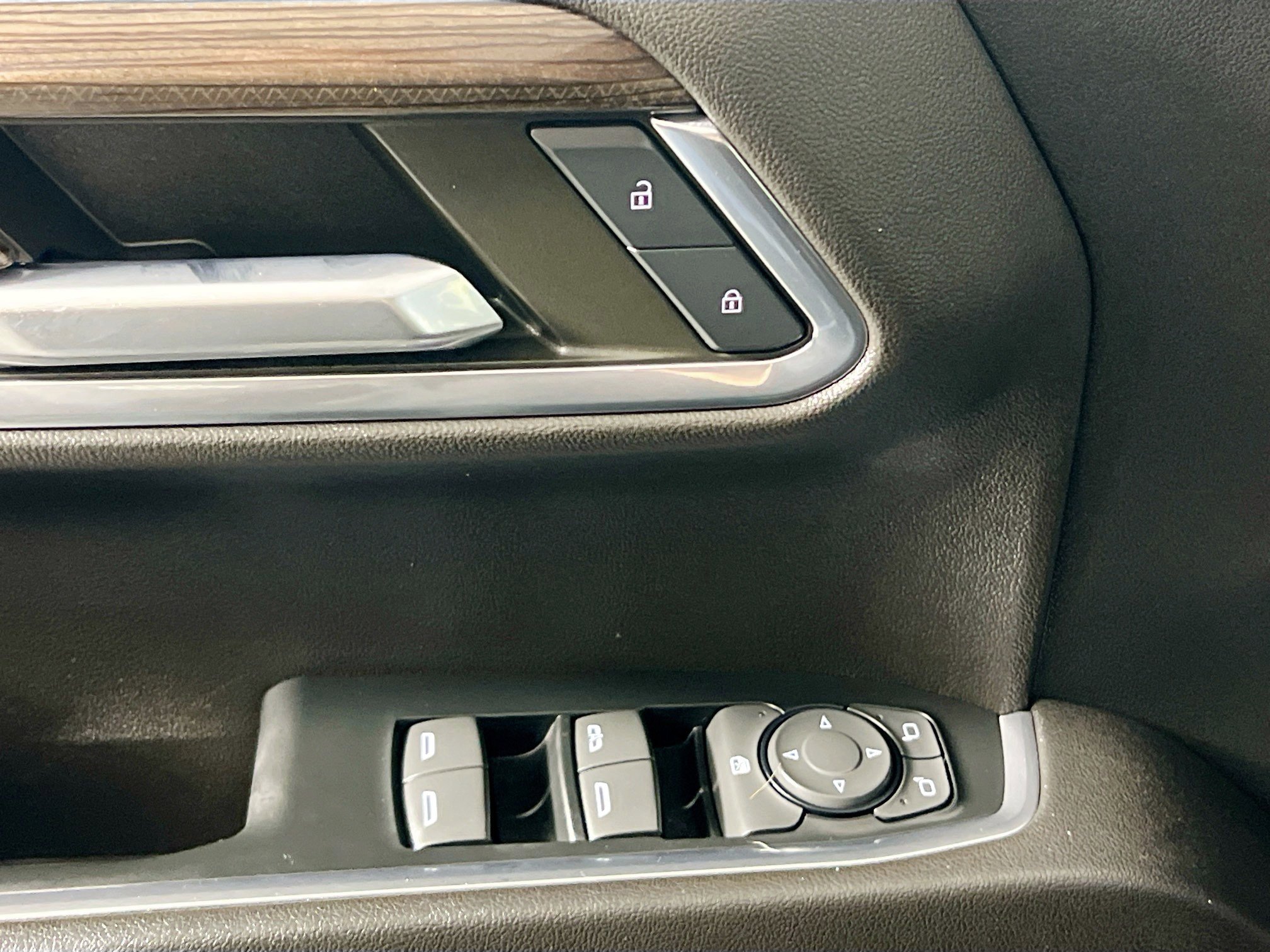 Used 2023 Chevrolet Silverado 1500 LT w/ Protection Package image 16