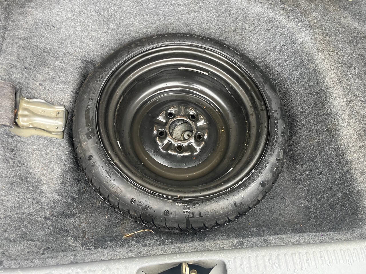 Used 2003 Mitsubishi Galant ES image 29