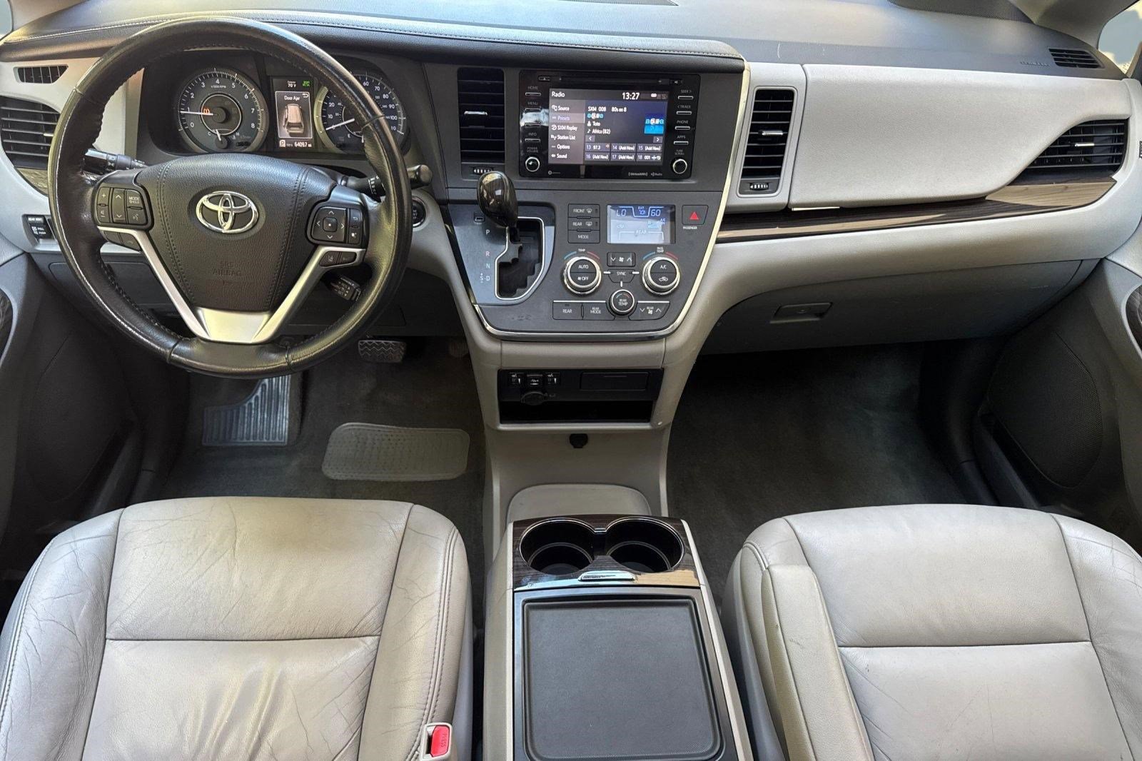 Used 2018 Toyota Sienna XLE FWD image 16