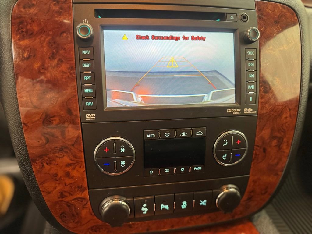 Used 2013 Chevrolet Avalanche LTZ AWD/4WD image 15