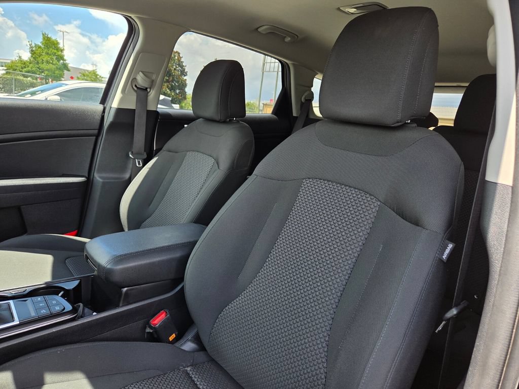 Used 2026 Kia Sportage LX FWD image 11