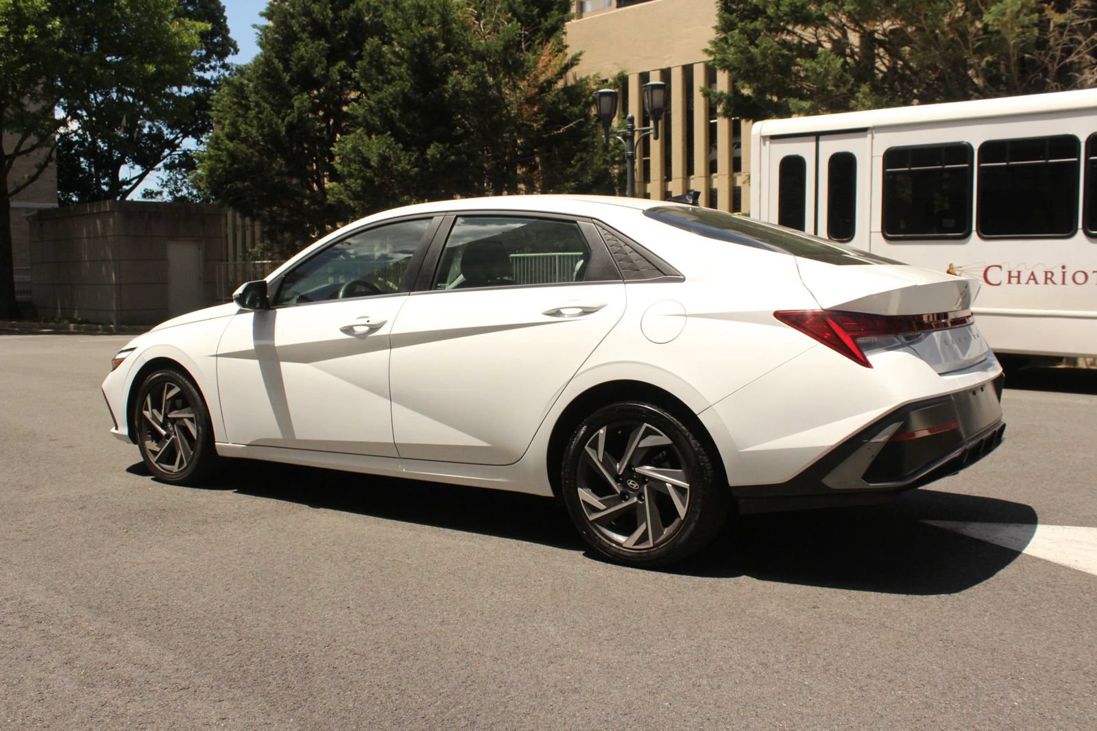 Used 2025 Hyundai Elantra SEL FWD image 9