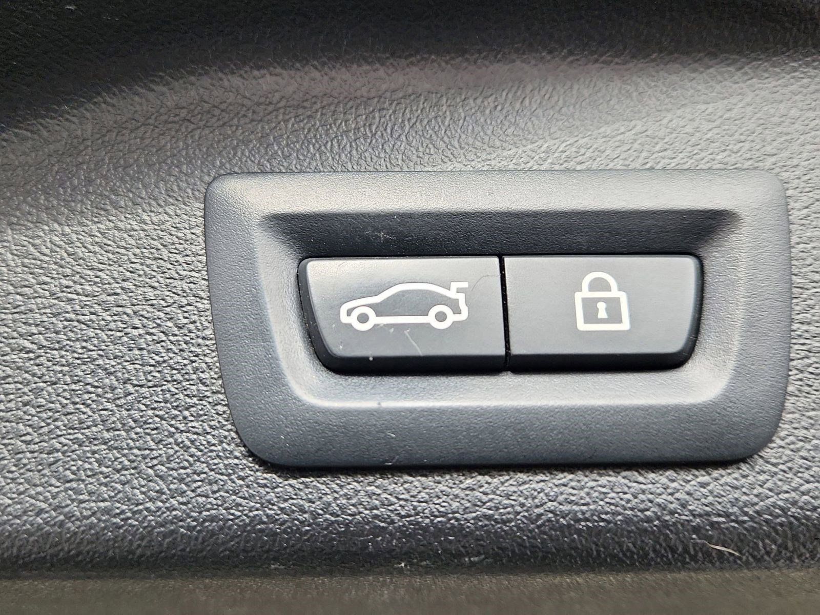 Used 2021 BMW X5 xDrive40i w/ M Sport Package image 28