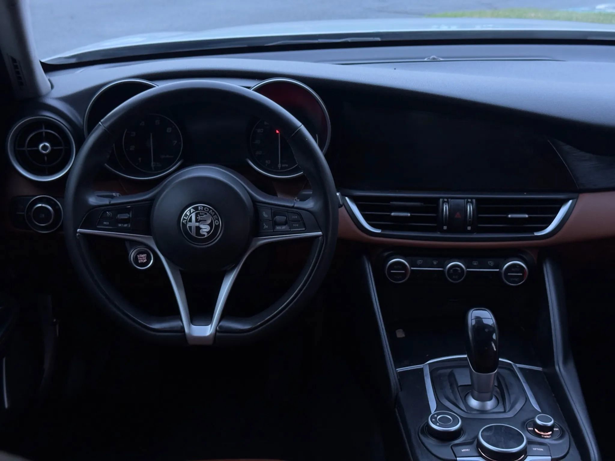 Used 2019 Alfa Romeo Giulia AWD image 27