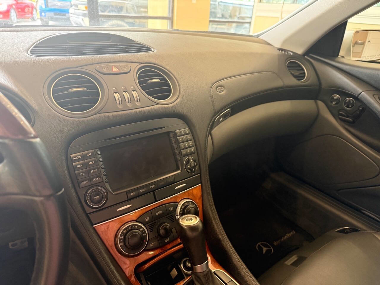 Used 2005 Mercedes-Benz SL 500 image 16