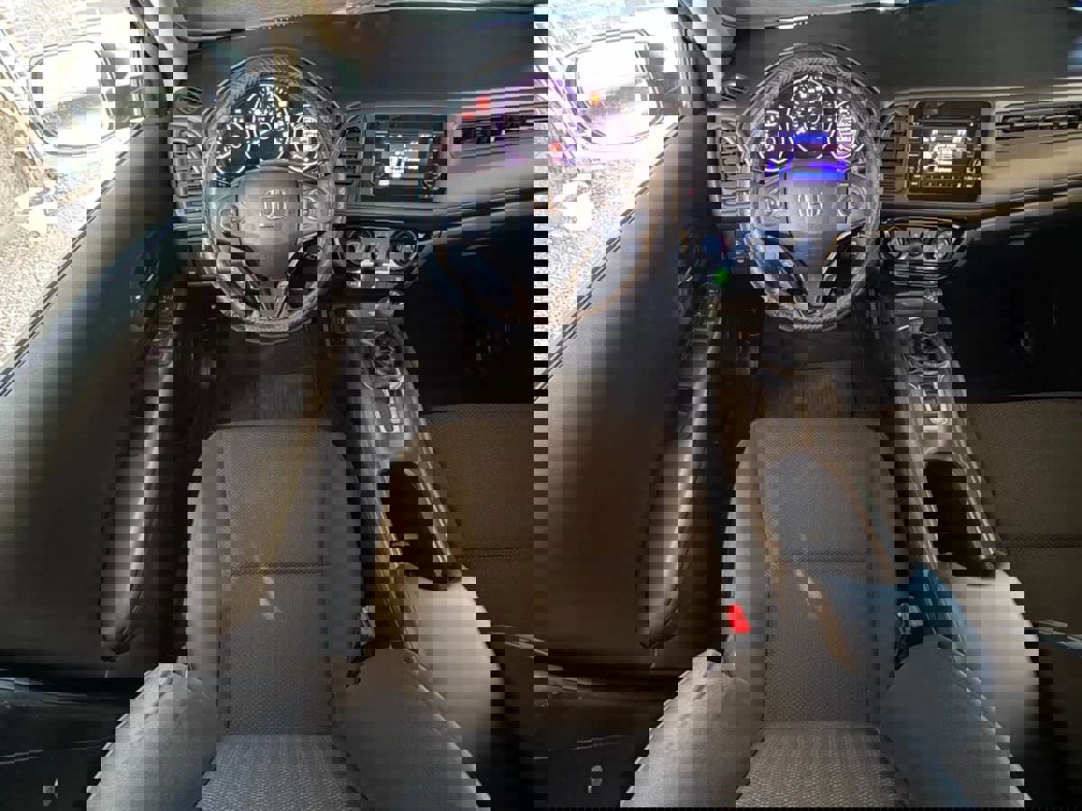 Used 2016 Honda HR-V LX image 61