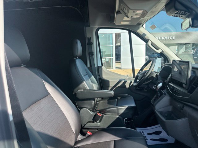 New 2026 Ford Transit 250 148 Medium Roof w/ Load Area Protection Package RWD image 9