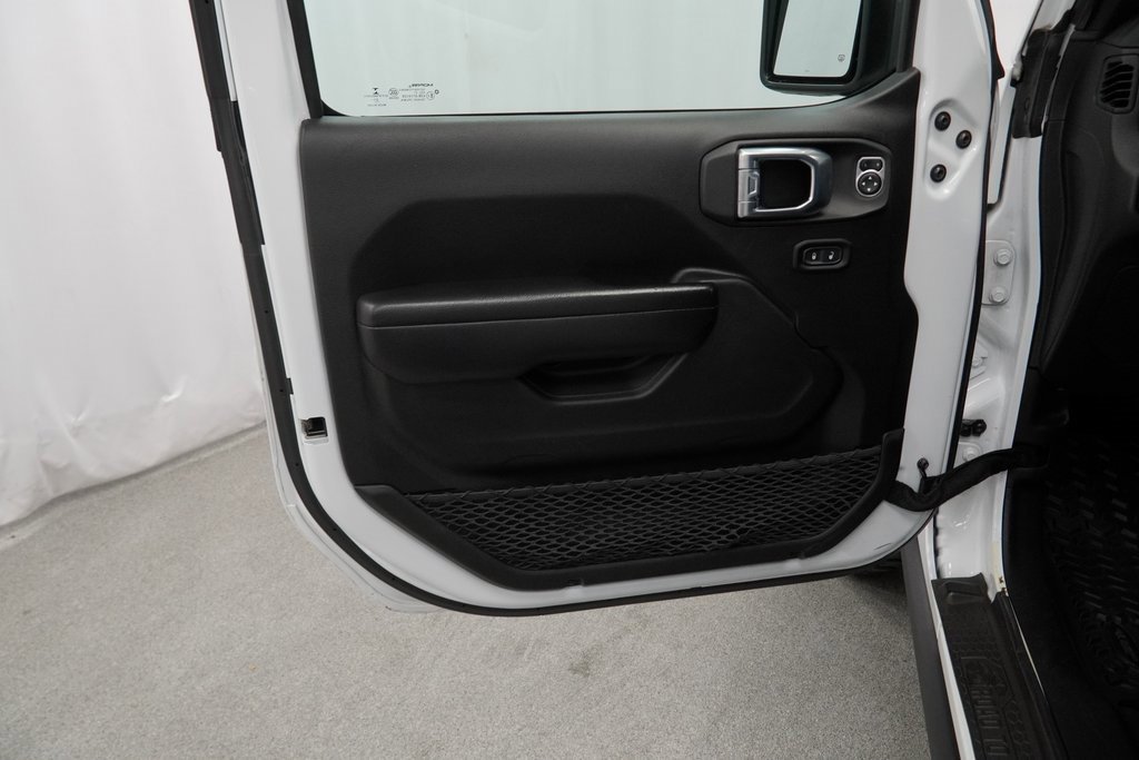 Certified 2021 Jeep Gladiator Rubicon w/ Cold Weather Group image 40