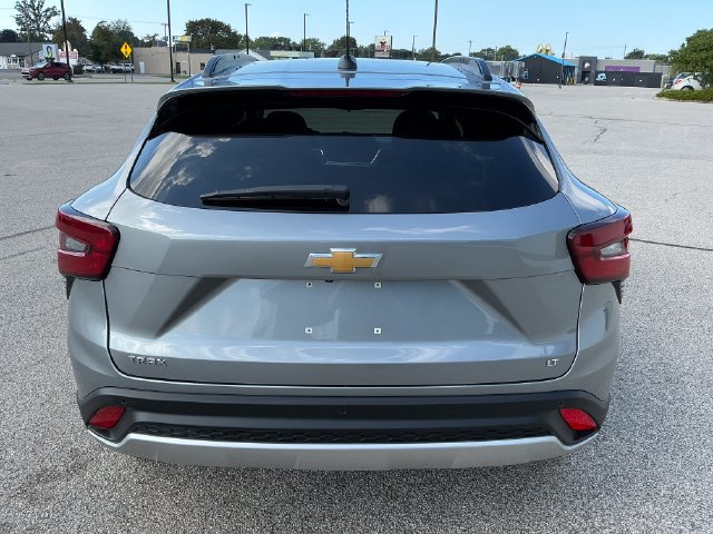 Used 2025 Chevrolet Trax LT w/ Driver Confidence Package FWD image 20