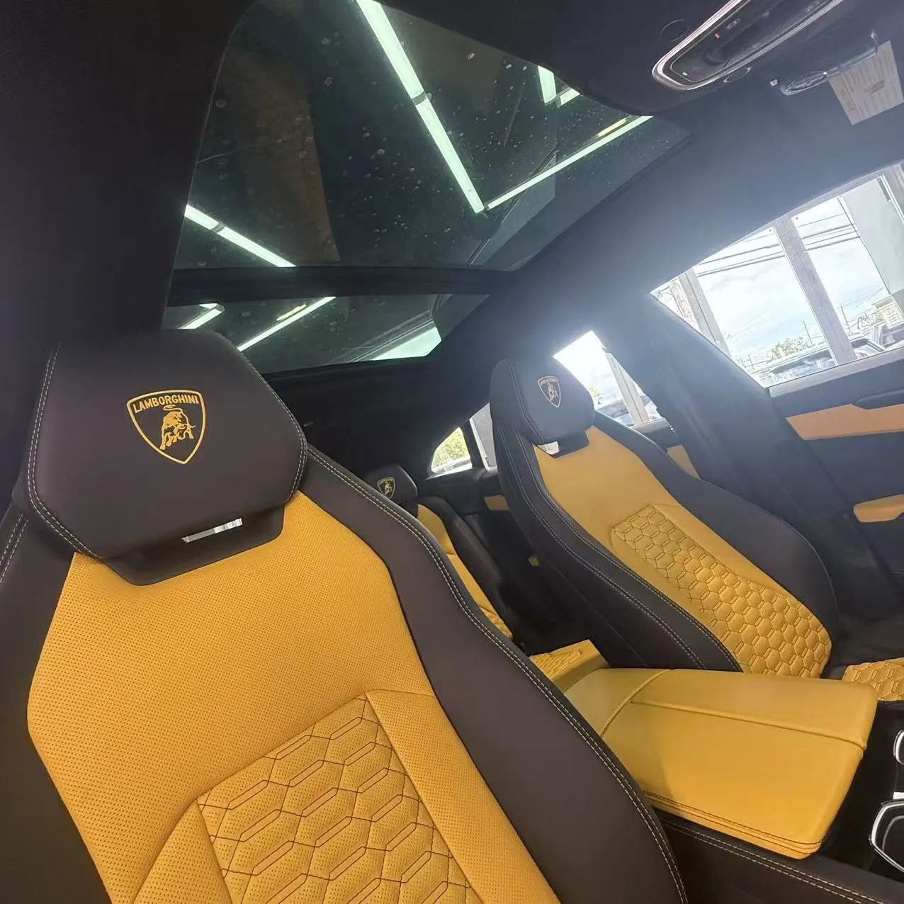 Used 2022 Lamborghini Urus image 24