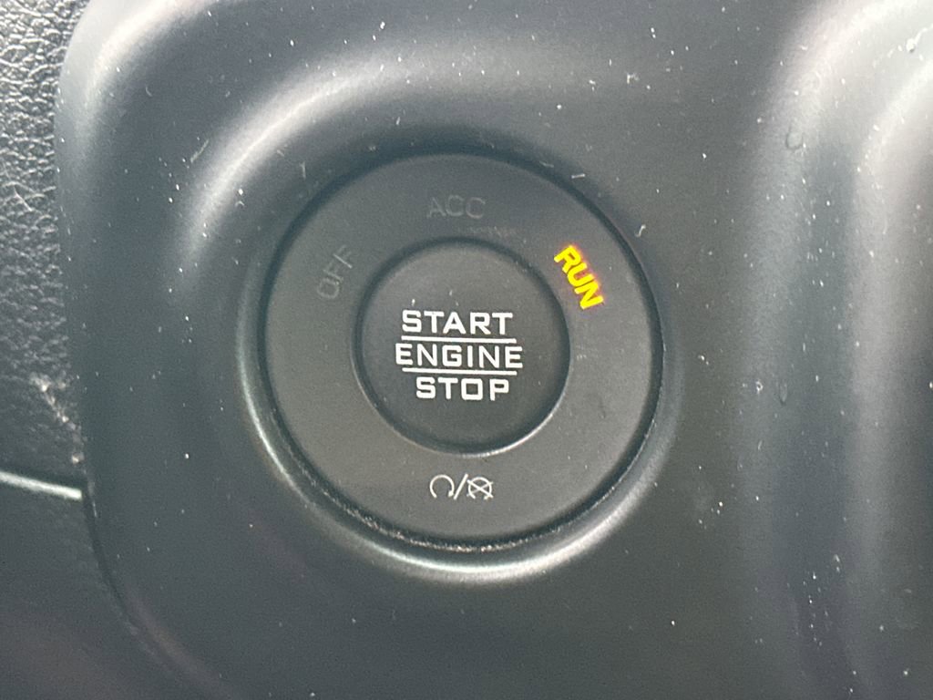 Used 2022 Jeep Wrangler Unlimited Sahara image 32