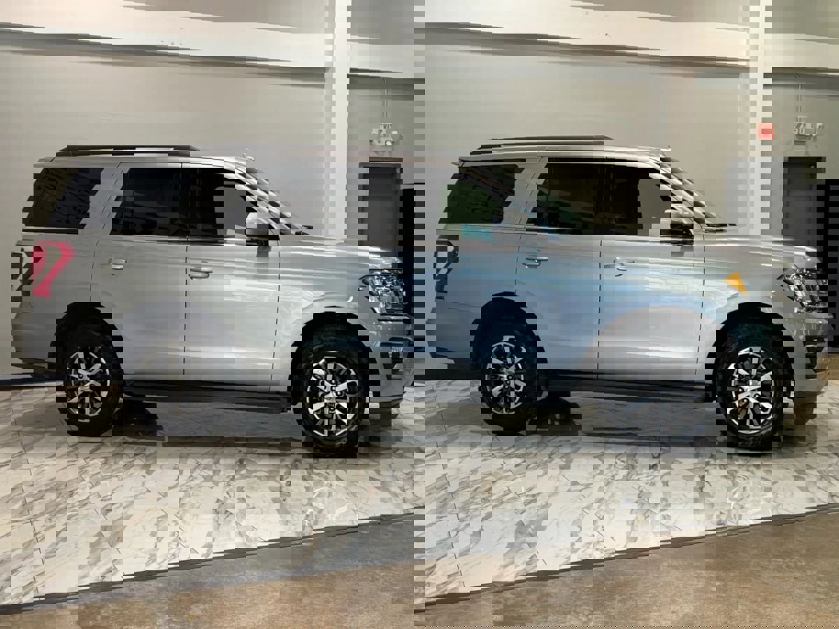 Used 2020 Ford Expedition XLT image 5