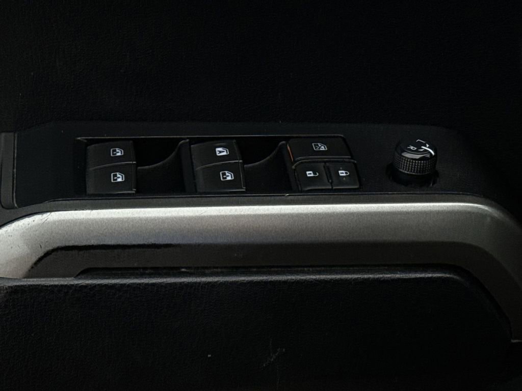 Used 2020 Toyota Tacoma SR5 image 15