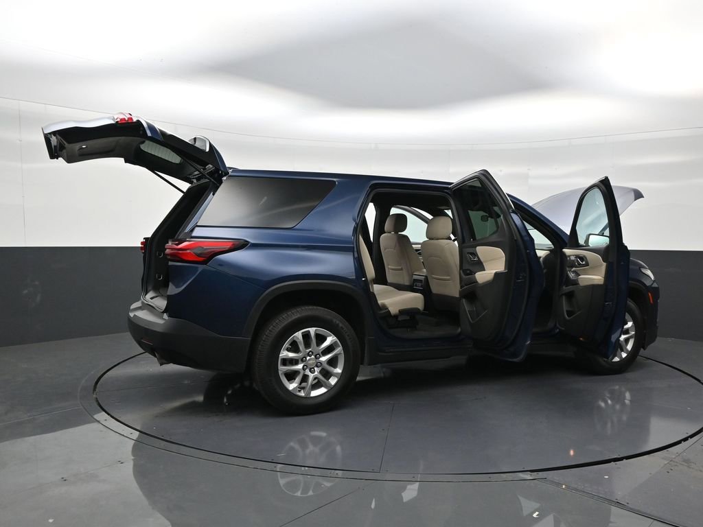 Used 2023 Chevrolet Traverse LS FWD image 28