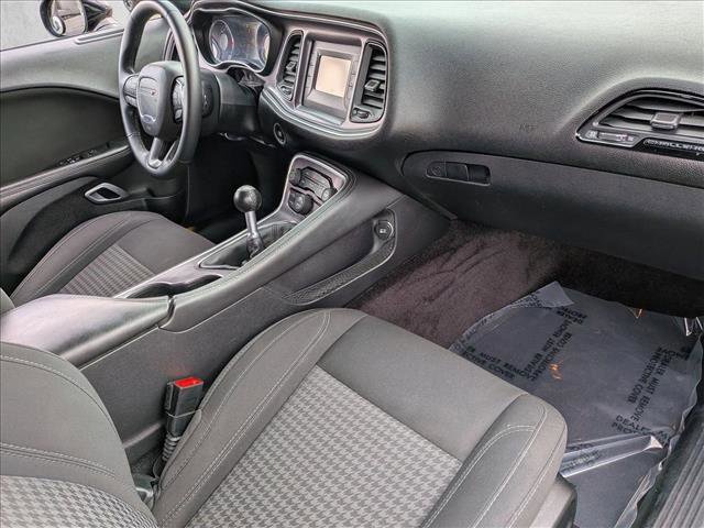 Used 2017 Dodge Challenger R/T image 18