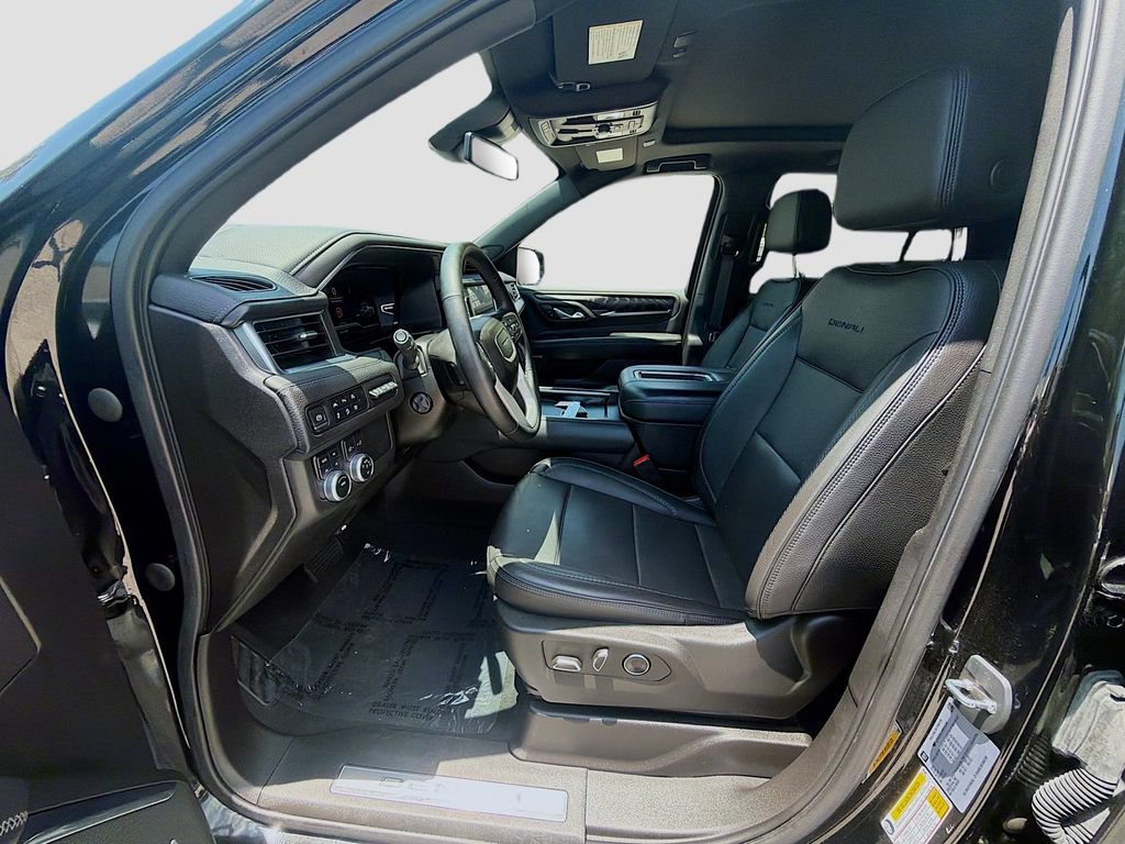 Used 2023 GMC Yukon Denali AWD/4WD image 18