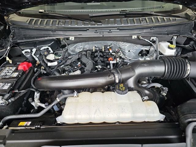Used 2025 Ford Expedition Active AWD/4WD image 18