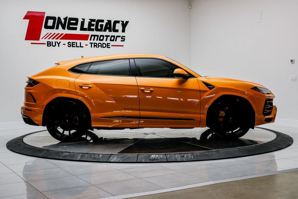 Used 2022 Lamborghini Urus AWD/4WD image 5