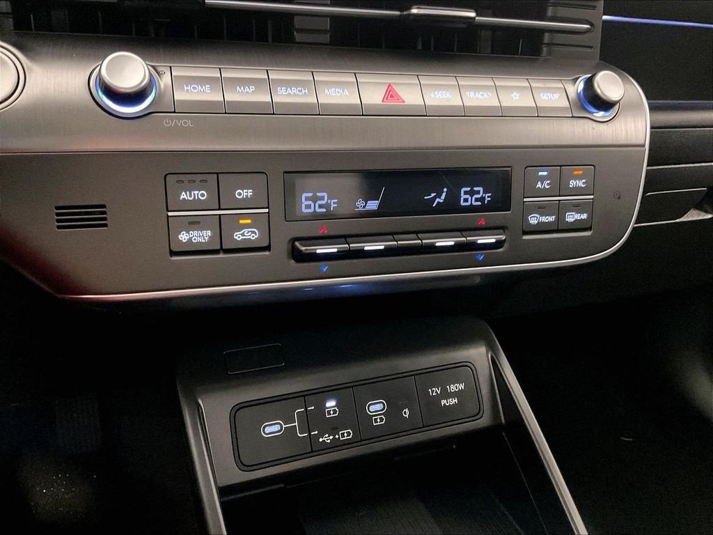 Used 2024 Hyundai Kona Limited FWD image 25
