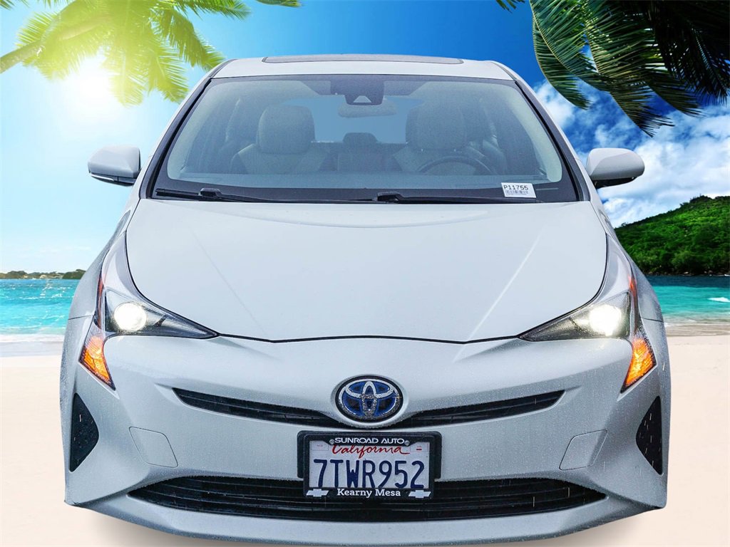 Used 2016 Toyota Prius Three image 2