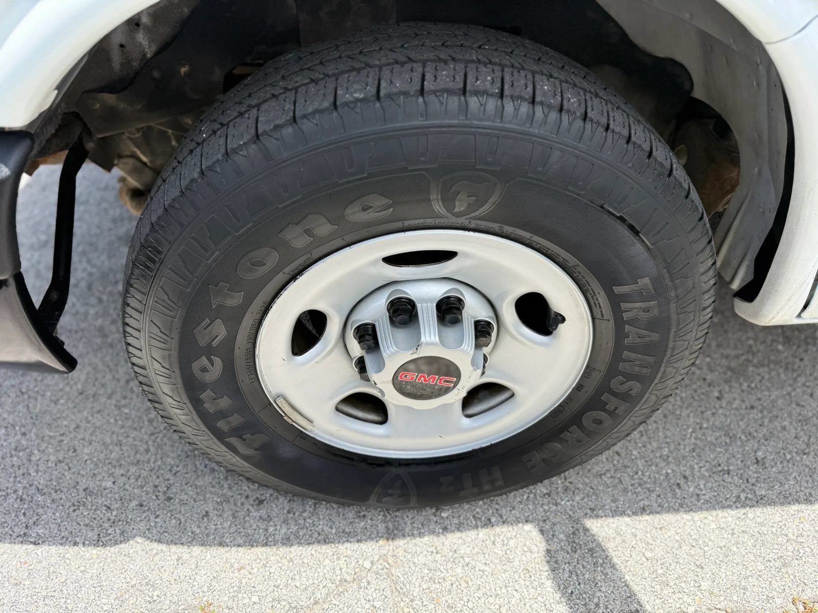 Used 2013 Chevrolet Express 2500 RWD image 16
