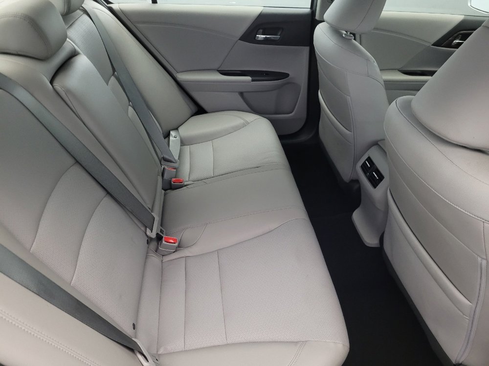 Used 2017 Honda Accord EX-L image 19