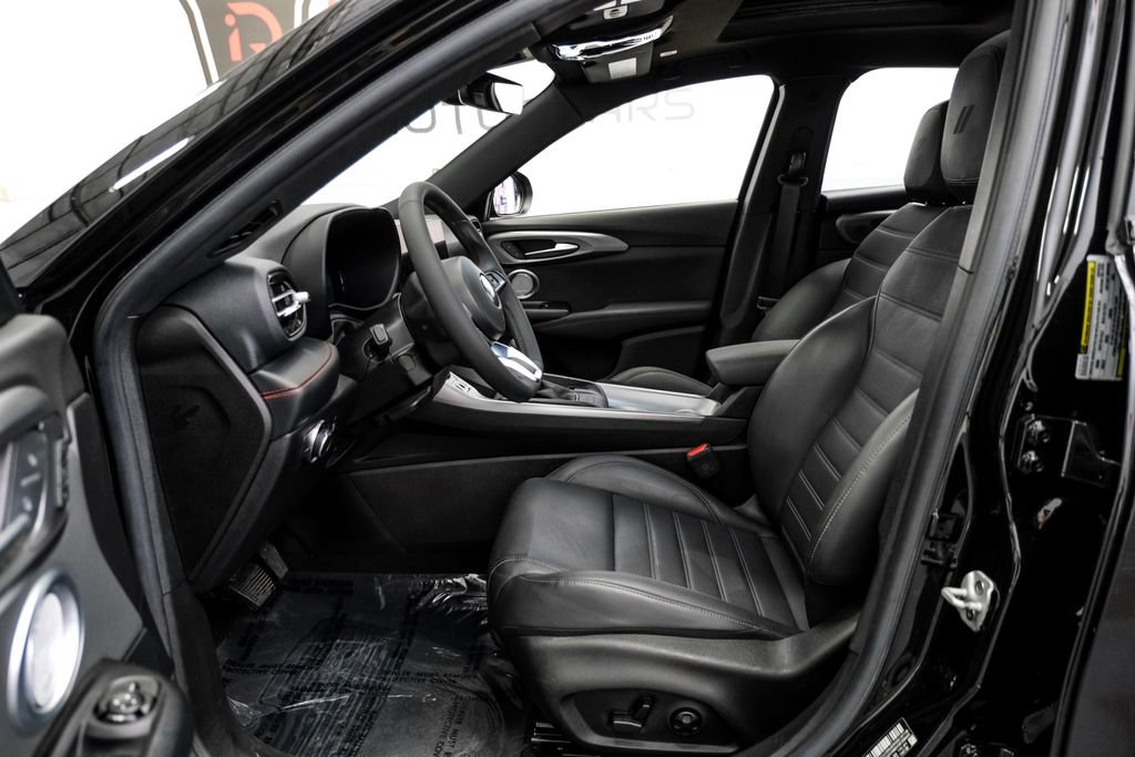 Used 2024 Dodge Hornet GT Plus w/ GT Blacktop Package AWD/4WD image 4