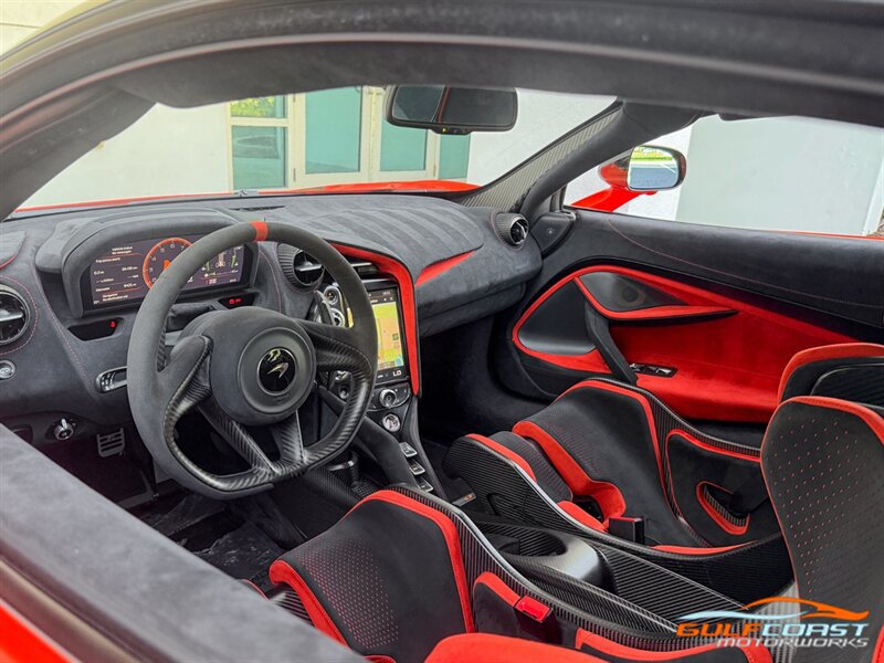 Used 2021 McLaren 765LT RWD image 2