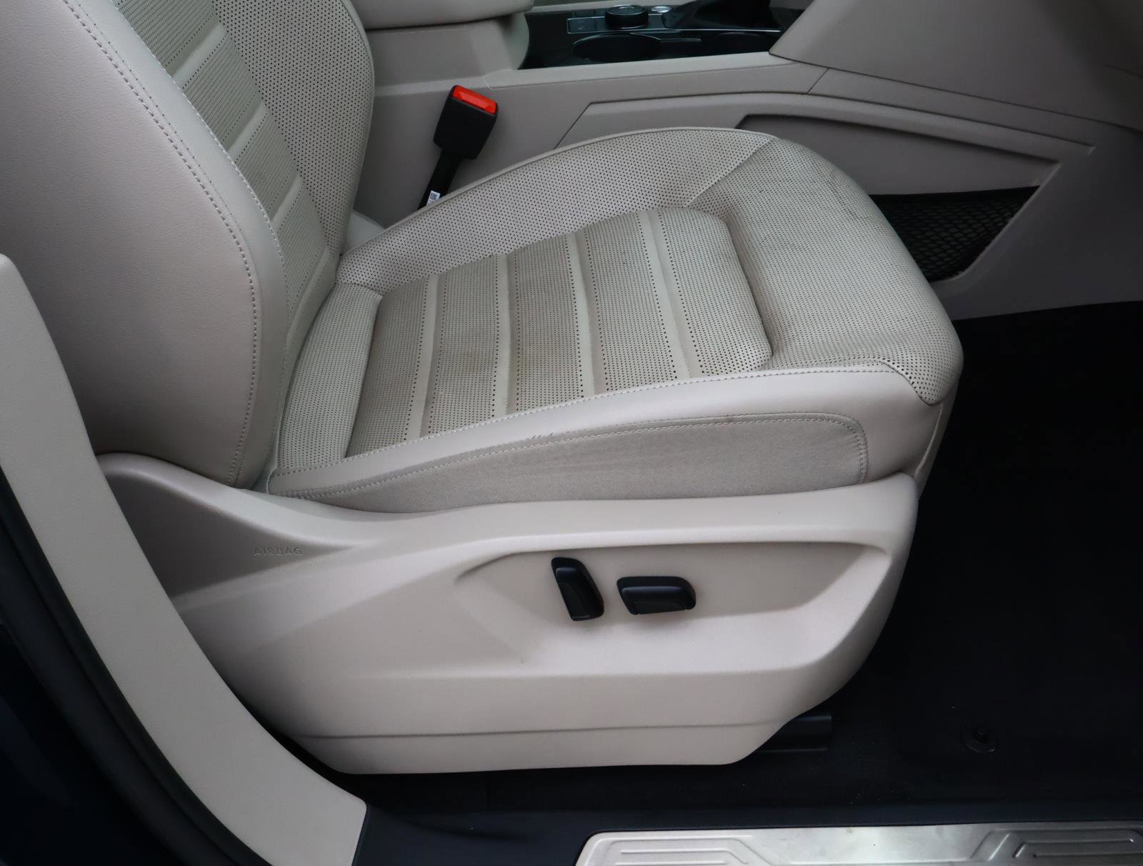 Used 2018 Volkswagen Atlas SEL Premium AWD/4WD image 19