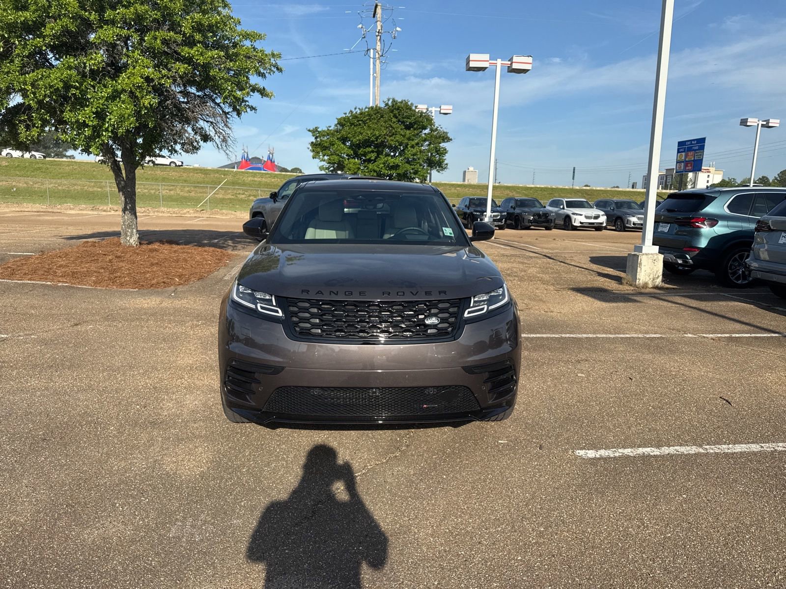 Used 2023 Land Rover Range Rover Velar R-Dynamic S image 2