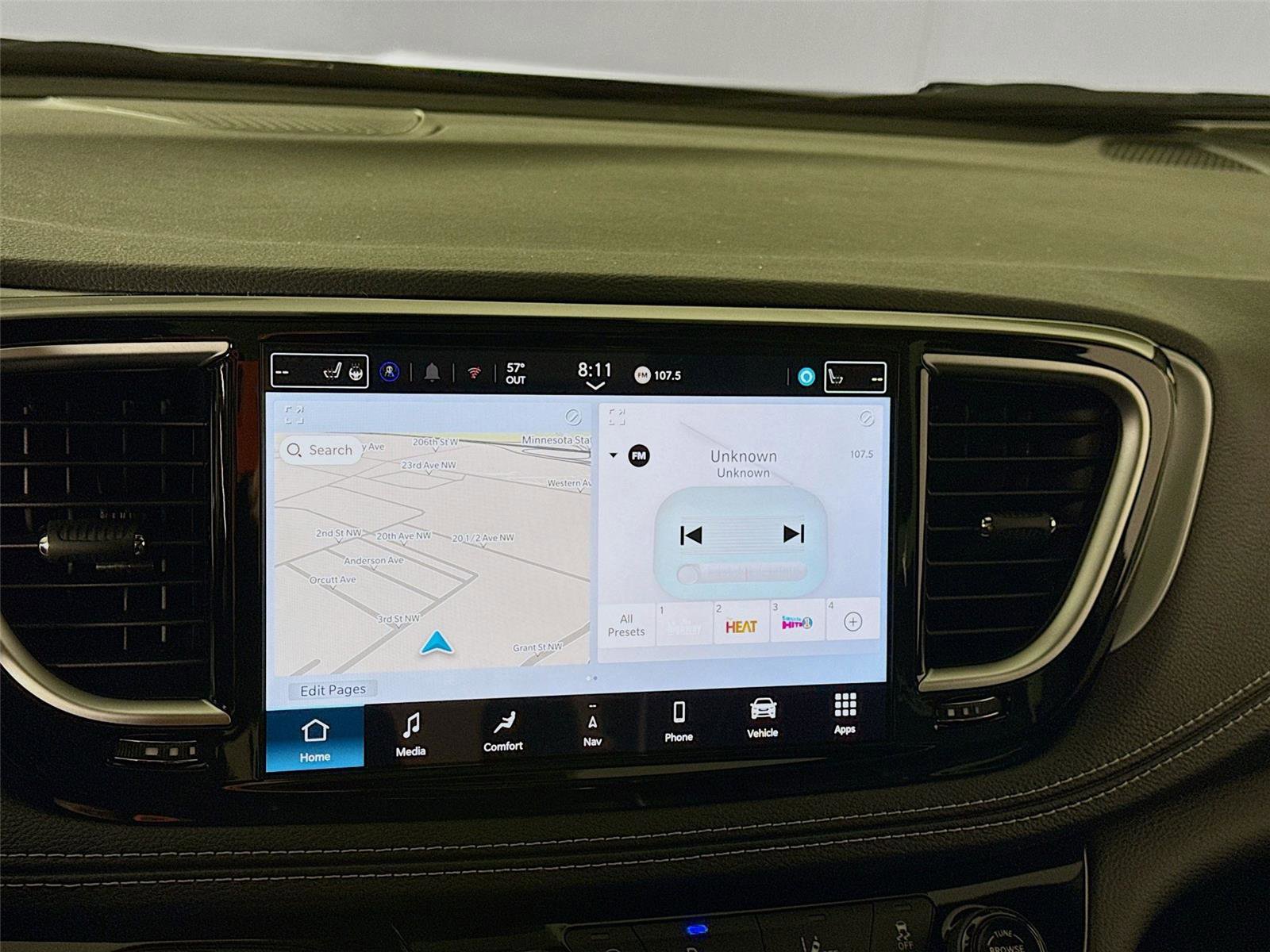 New 2026 Chrysler Pacifica Limited image 10