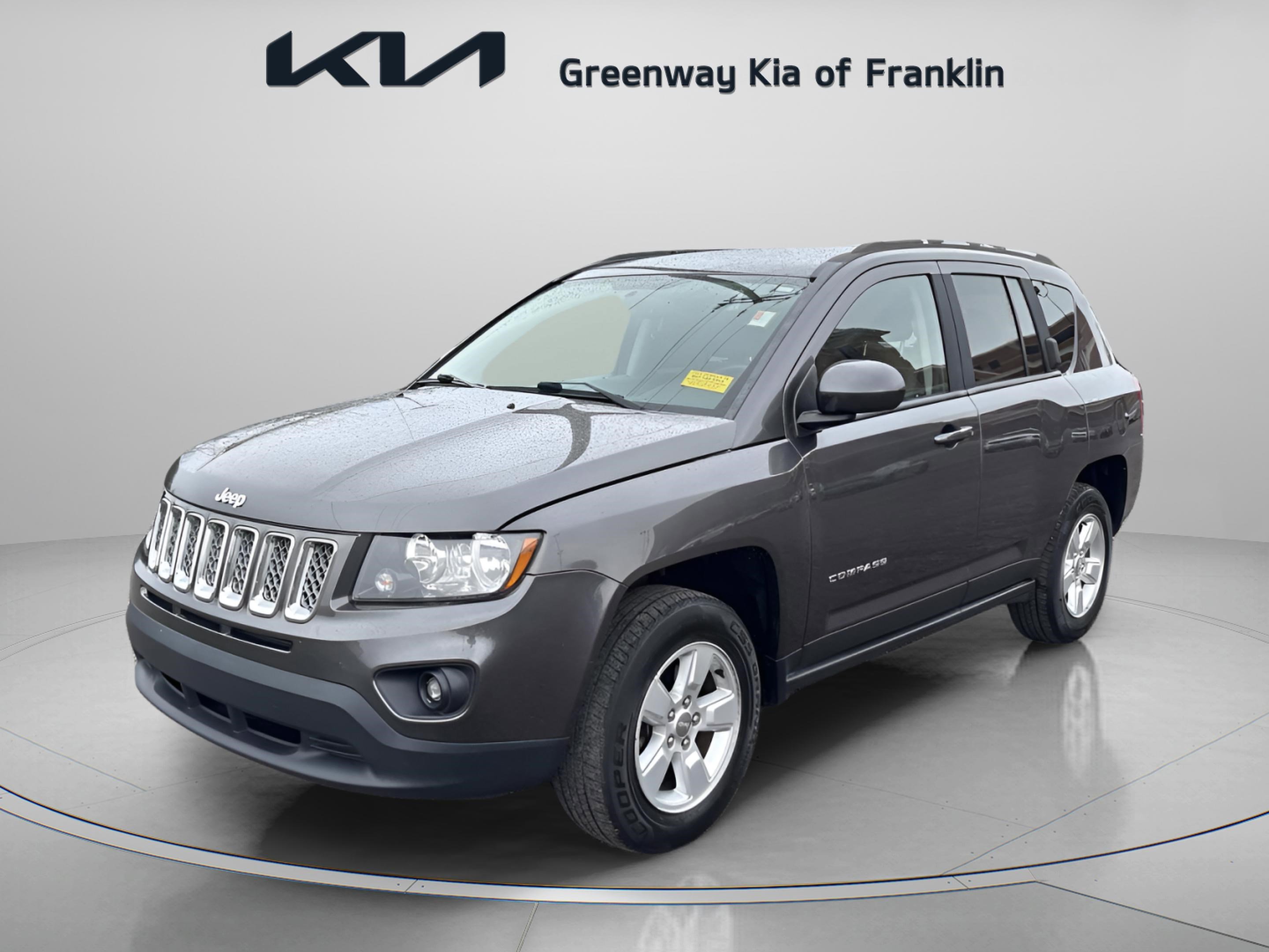 Used 2016 Jeep Compass Latitude image 3