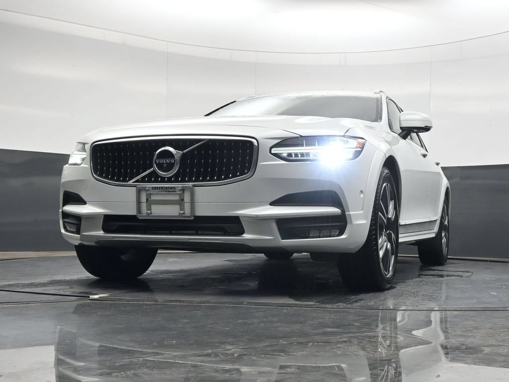 Used 2018 Volvo V90 T6 Cross Country w/ Convenience Package AWD/4WD image 30
