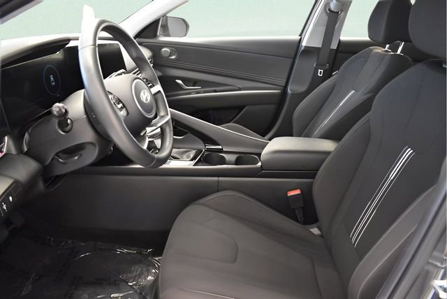 Used 2025 Hyundai Elantra SEL FWD image 22