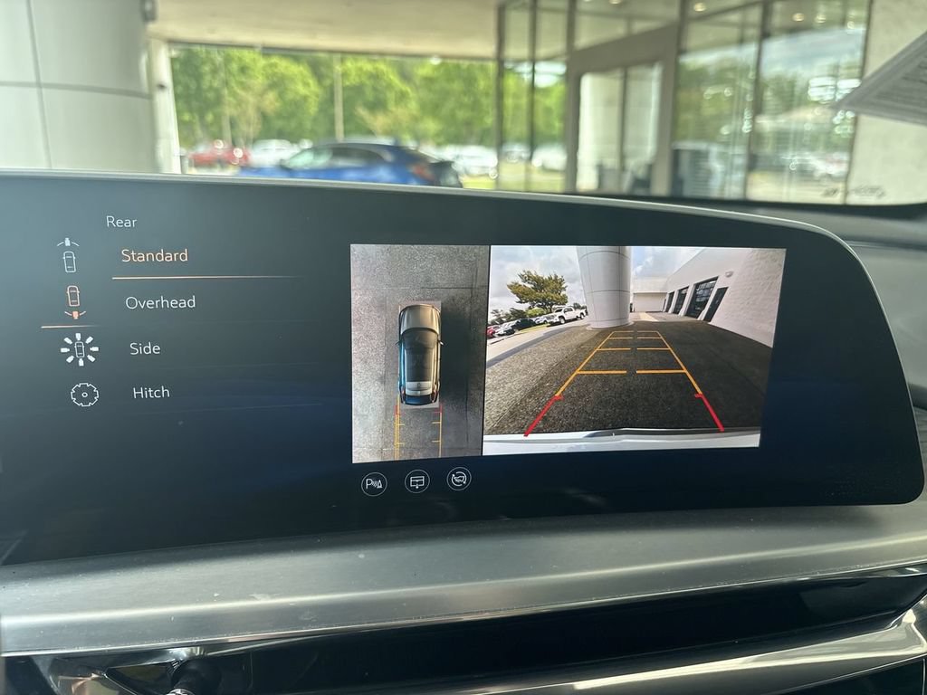 Certified 2025 Cadillac Lyriq Luxury AWD/4WD image 15