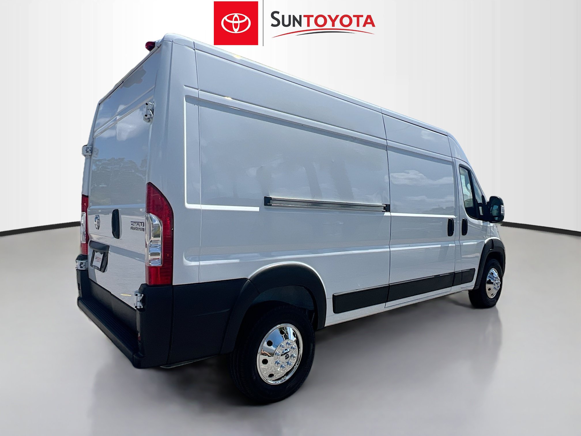 Used 2025 RAM ProMaster 2500 w/ Convenience Group FWD image 4
