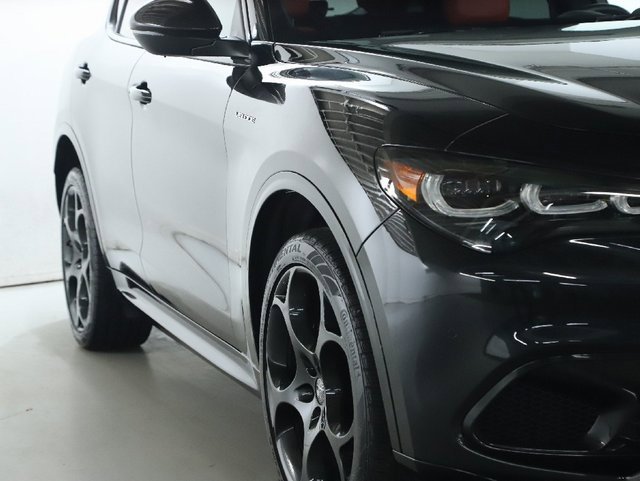 Used 2024 Alfa Romeo Stelvio Veloce image 8