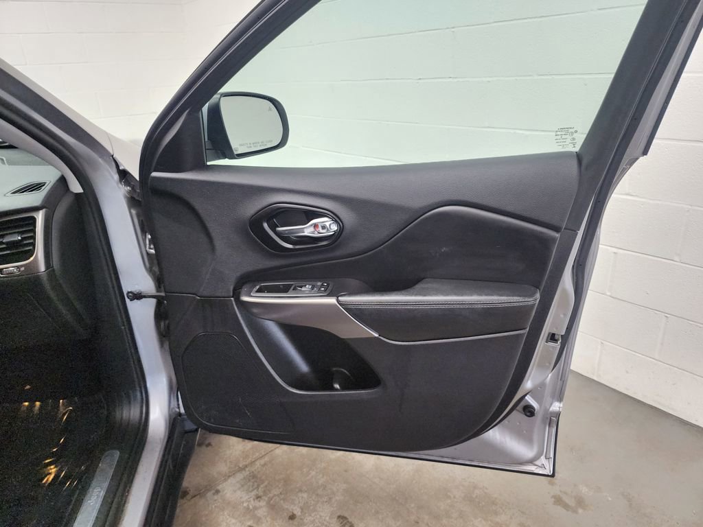 Used 2020 Jeep Cherokee Limited w/ Advanced Safety Group image 32